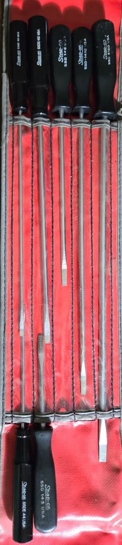 Set of 7 Snap-on Flat Blade screwdrivers in a red case Screwdriver Set
