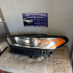 Headlight Ford Fusion