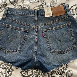 Levi’s shorts brand new