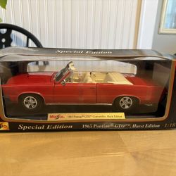 Maisto 1965 Pontiac GTO. Hurst Edition. 1:18 Scale