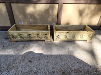 Wood planter box