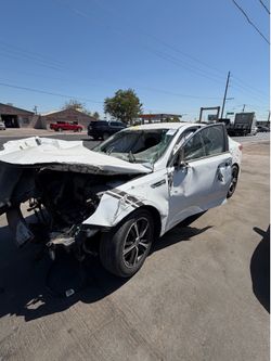 2017 Kia Optima EX Auto for parts