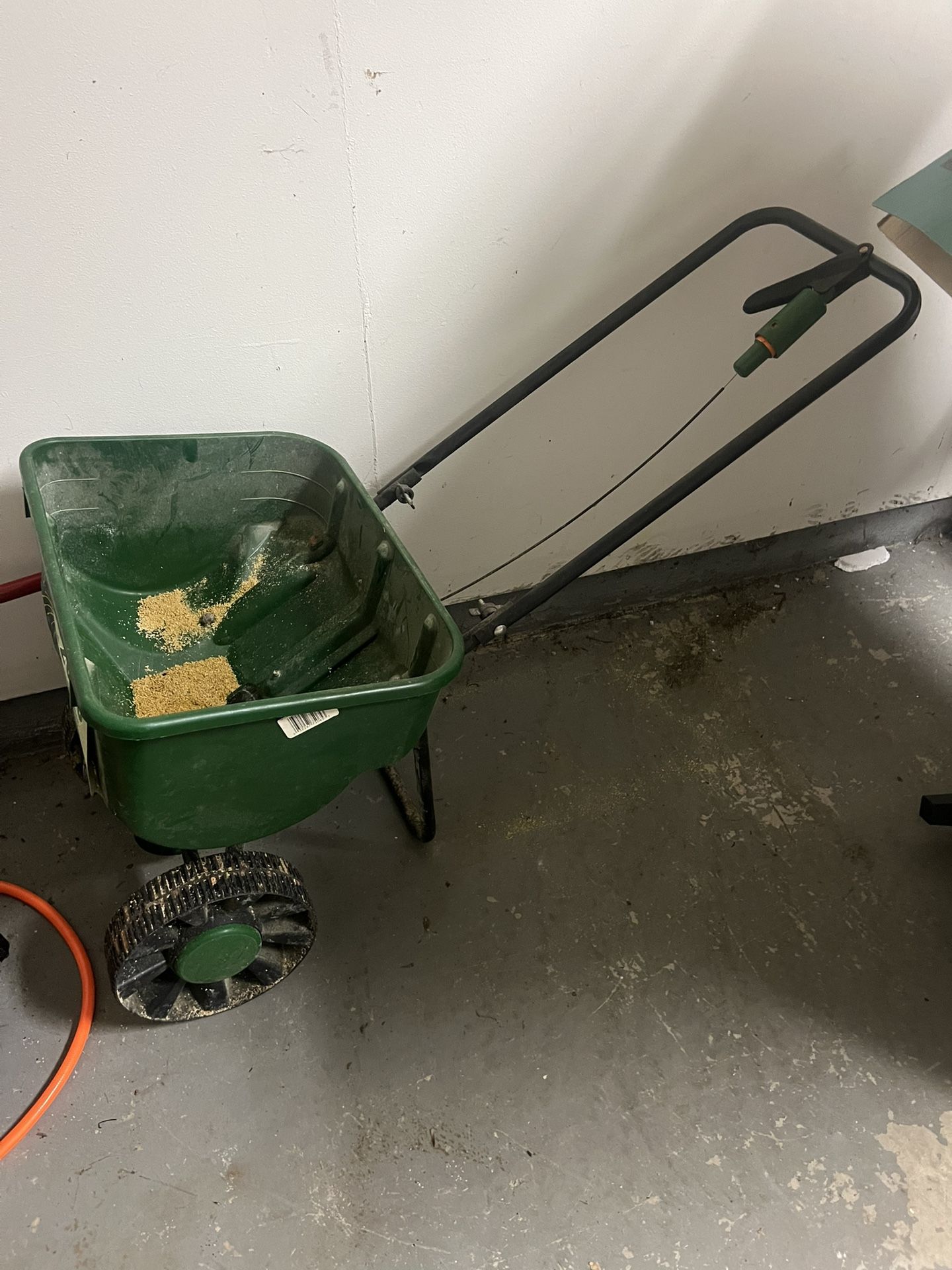 Grass Seed Spreader