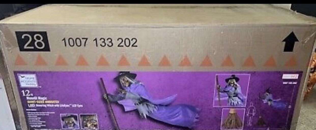 Home Accents Holiday 12foot hovering witch animatronic for Sale in Los