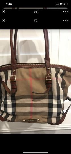 Burberry purse