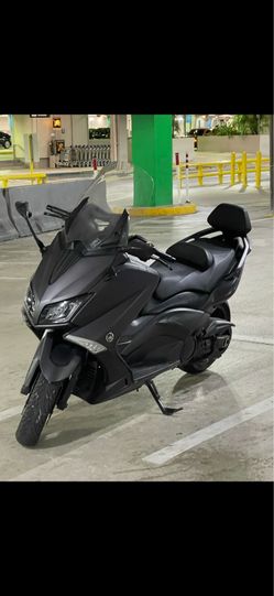 T max Yamaha 530