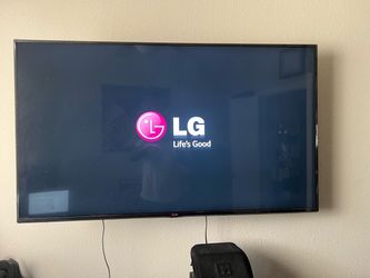 LG 75” SmartTV w/ mount