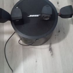 BOSE FREE SPACE DS 40F LOUDSPEAKER - NEEDS  2 TWEETERS PUT BACK ON