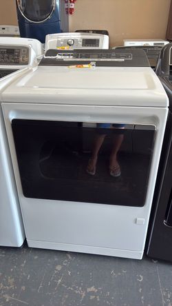 Like new Kenmore gas dryer