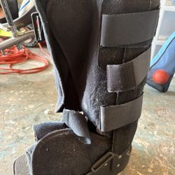 Brace Or Boot For Broken Ankle