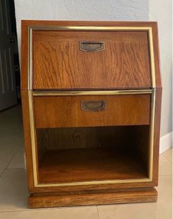 MidCentury Oak Wood Henredon Nightstand