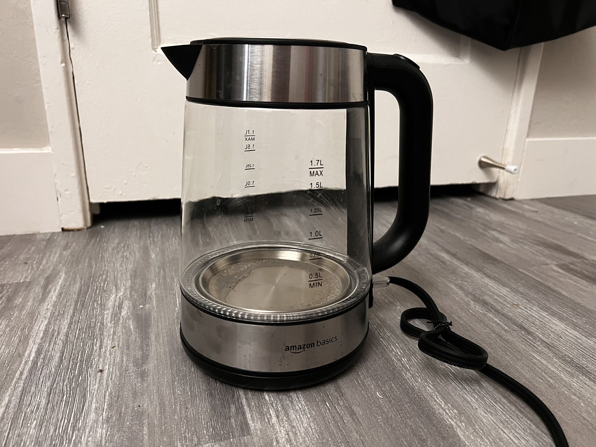 Amazon Basics Electric Cordless Kettle with Boil-Dry Protection, Glass and Steel, 1500W Tea Kettle for Boiling Water, With Auto Shut-Off, 1.7-Liter, B