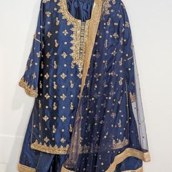 Navy blue and gold embroidered Pakistani shalwar kameez (size 42)