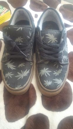 Black Pro Vans size 12