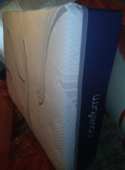 New Full Size Novaform 14” ComfortGrande Advanced Gel Memory Foam Mattress.