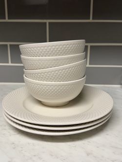 Set of dishes - bowls and plates