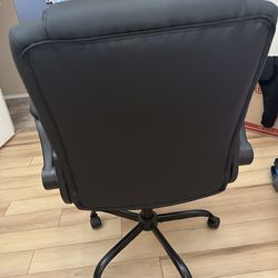 Ergonomic office chair