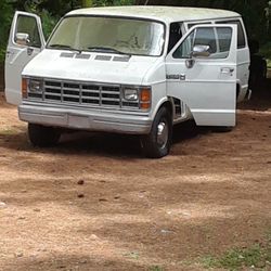 1 B350 And B250 Dodge vans 