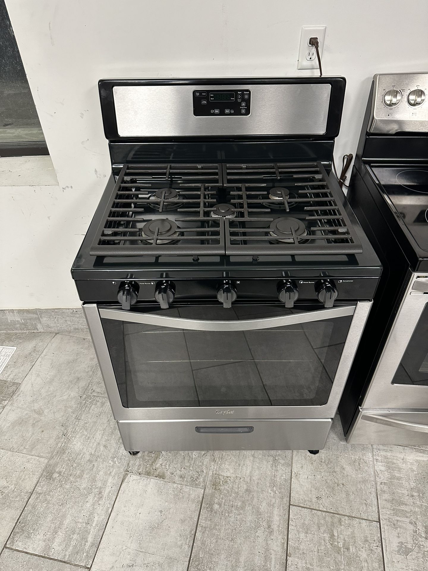 Whirlpool 30 Inch Gas Stove Five Burners Stainless Steel