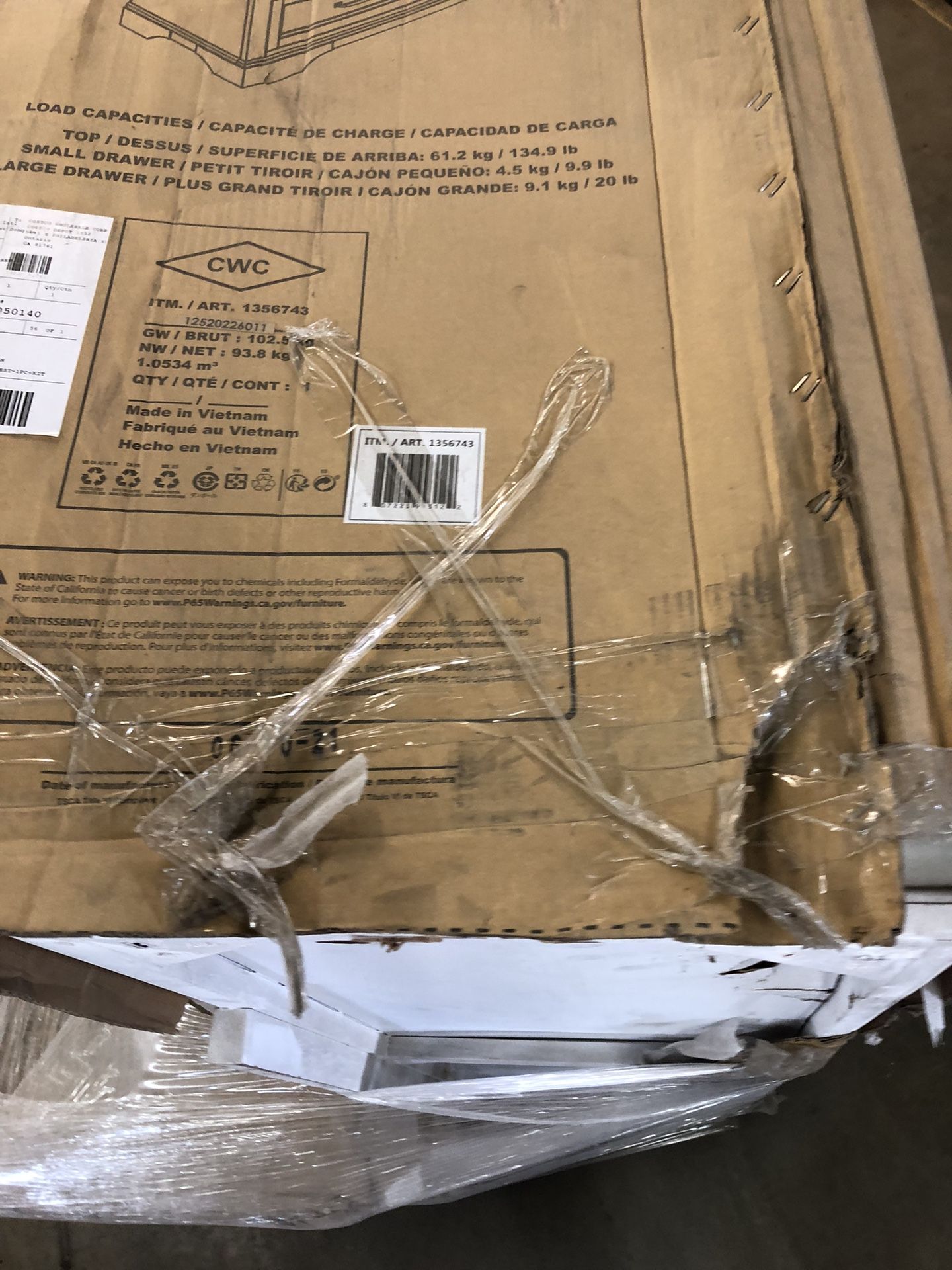 Universal Broad Kitteridge Gentleman’s Chest for Sale in Lynwood, CA