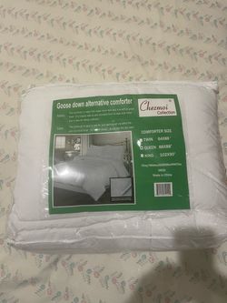 Chezmoi Collection Queen Goose Down Alternative Comforter