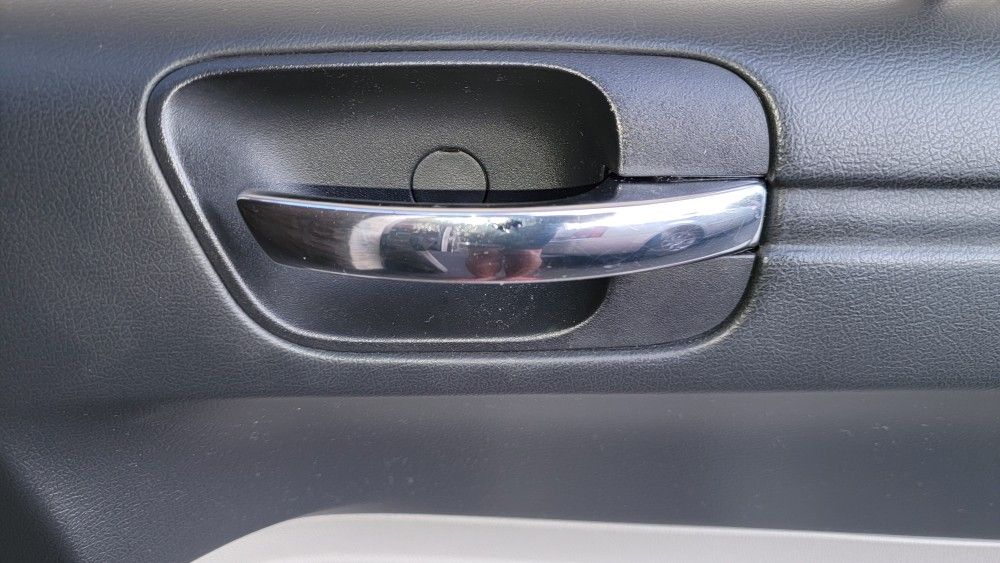 2 x 2005 - 2007 Chrylser 300 Inner Door Handles