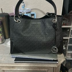 Michael Kors Black Purse 👜 
