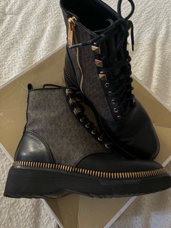 Michael kors booties 6.5 W