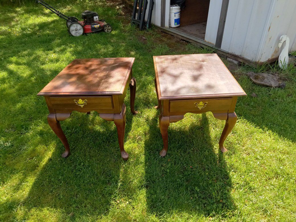 2 End Tables Made Of Wood 