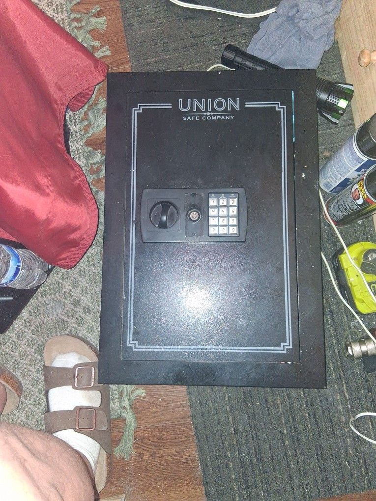 Union Wall Safe