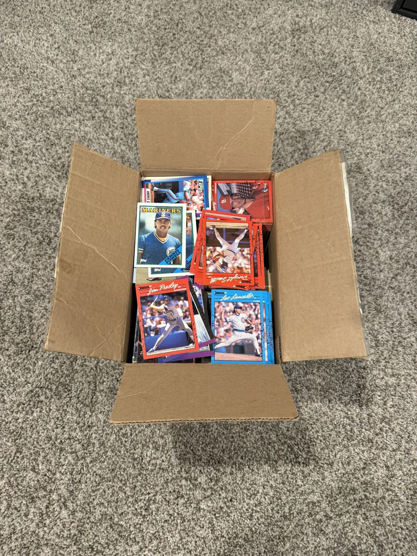 Baseball Card MASSIVE LOT 1,000+ Vintage
