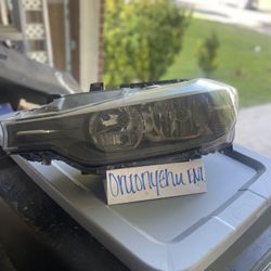 2013 Bmw 3 Series Headlight / OEM/ F30/ 🚨200🚨