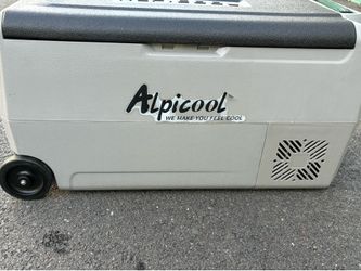 Alpicool 36L Portable Car Fridge/Freezer – Clean, Tested, Ready to Go – $150