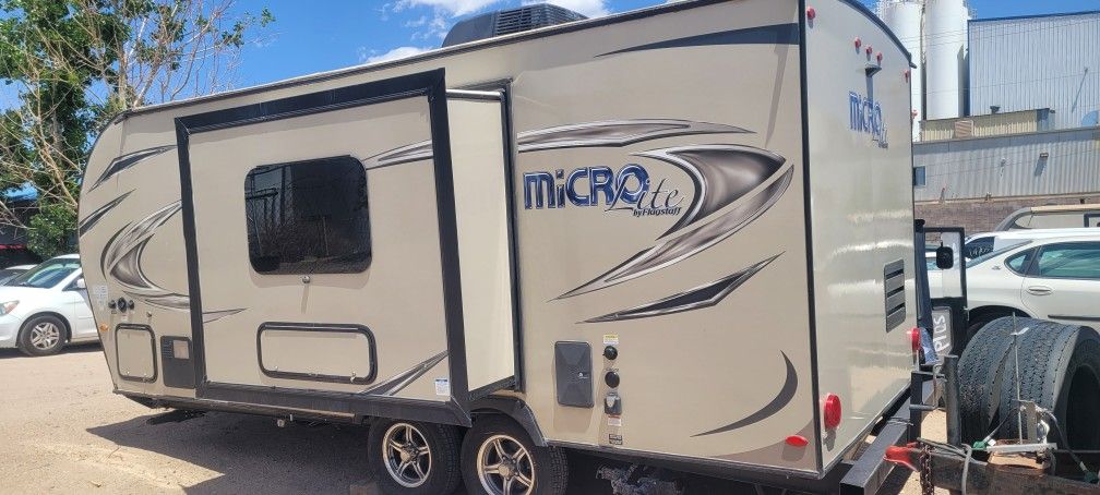 Photo 2018 rv micro lite