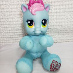 My Little Pony sitting nylon stuffed body and vinyl head 9" ( On Vacation)