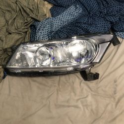 2008- 2012Honda Accord 1 Drive side Headlight Chrome Clear