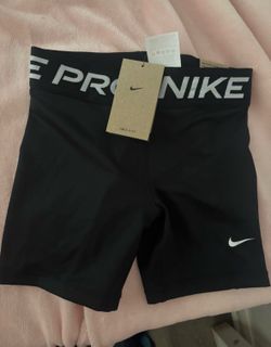 Nike Pro Medium