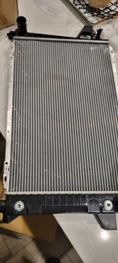 85-95 Ford F-150 /Bronco Radiator