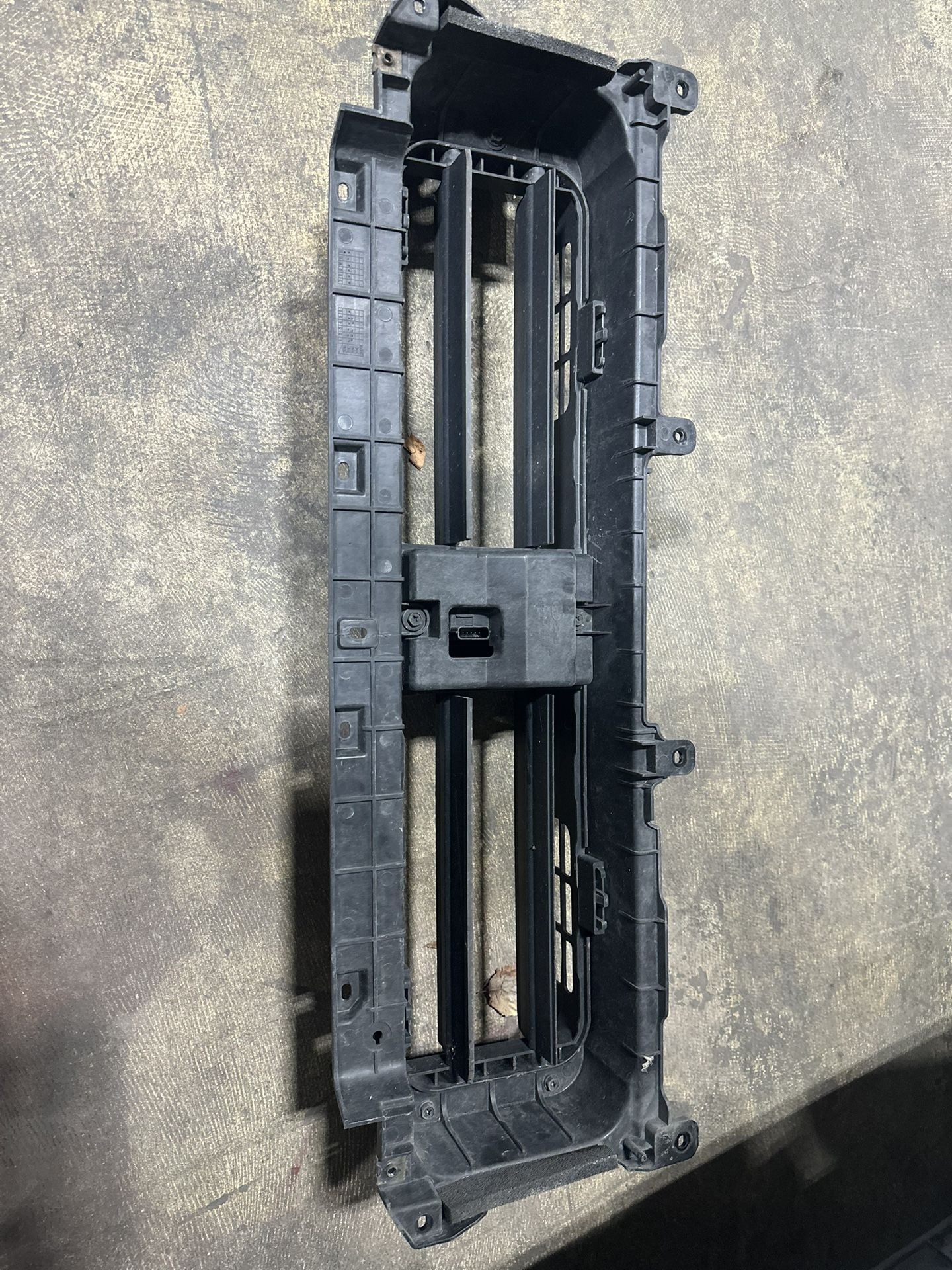 15-16 Hyundai Genesis Front Air Shutter Flap Duct Deflector Active Grille Oem