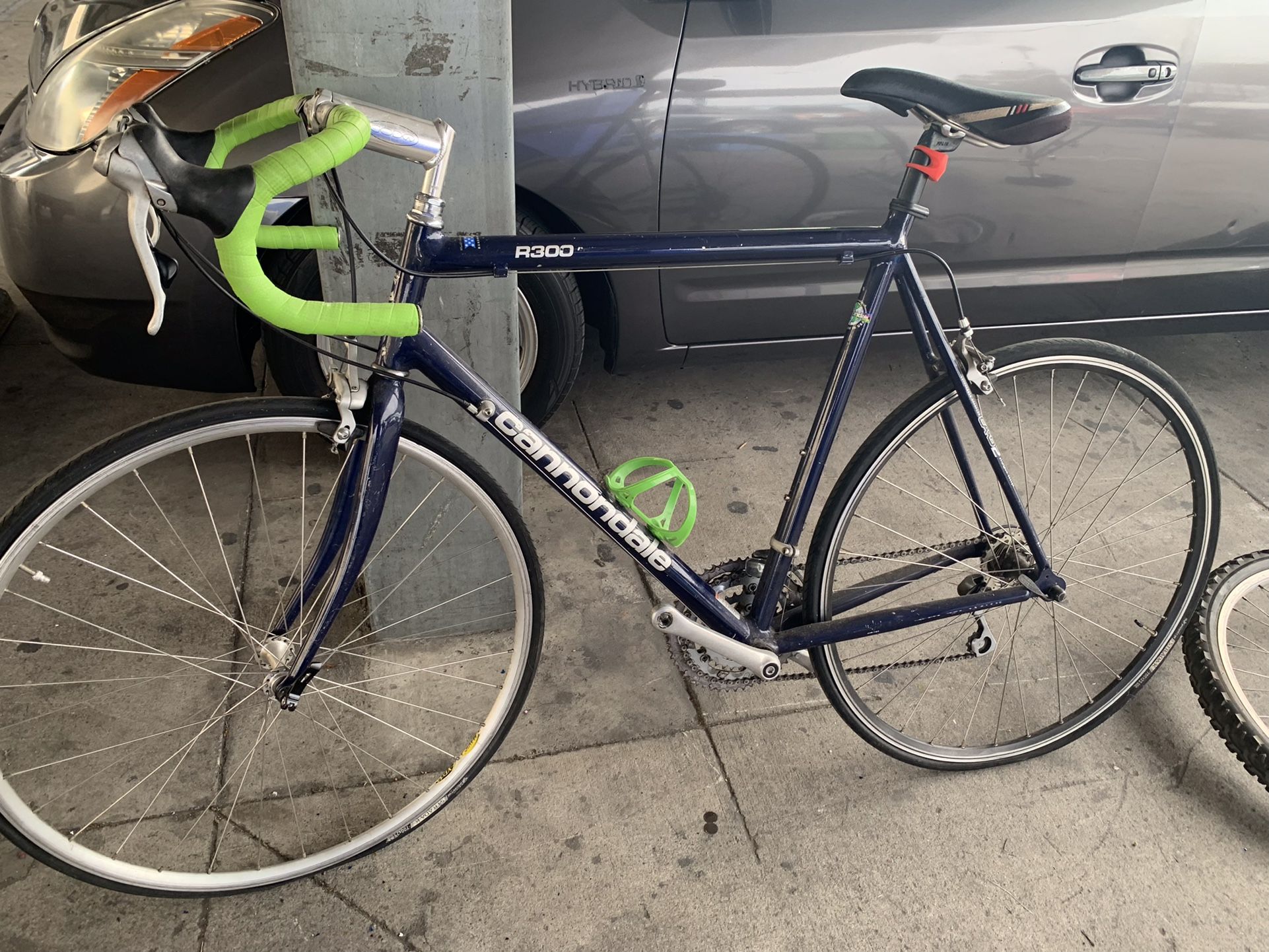 Cannondale R300 Road bike