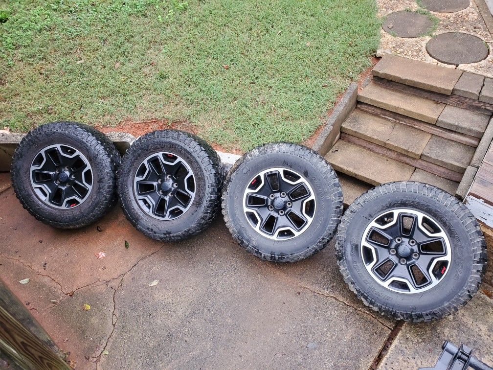 Jeep Wrangler Rubicon 17" Wheels with BFG Mud Tires