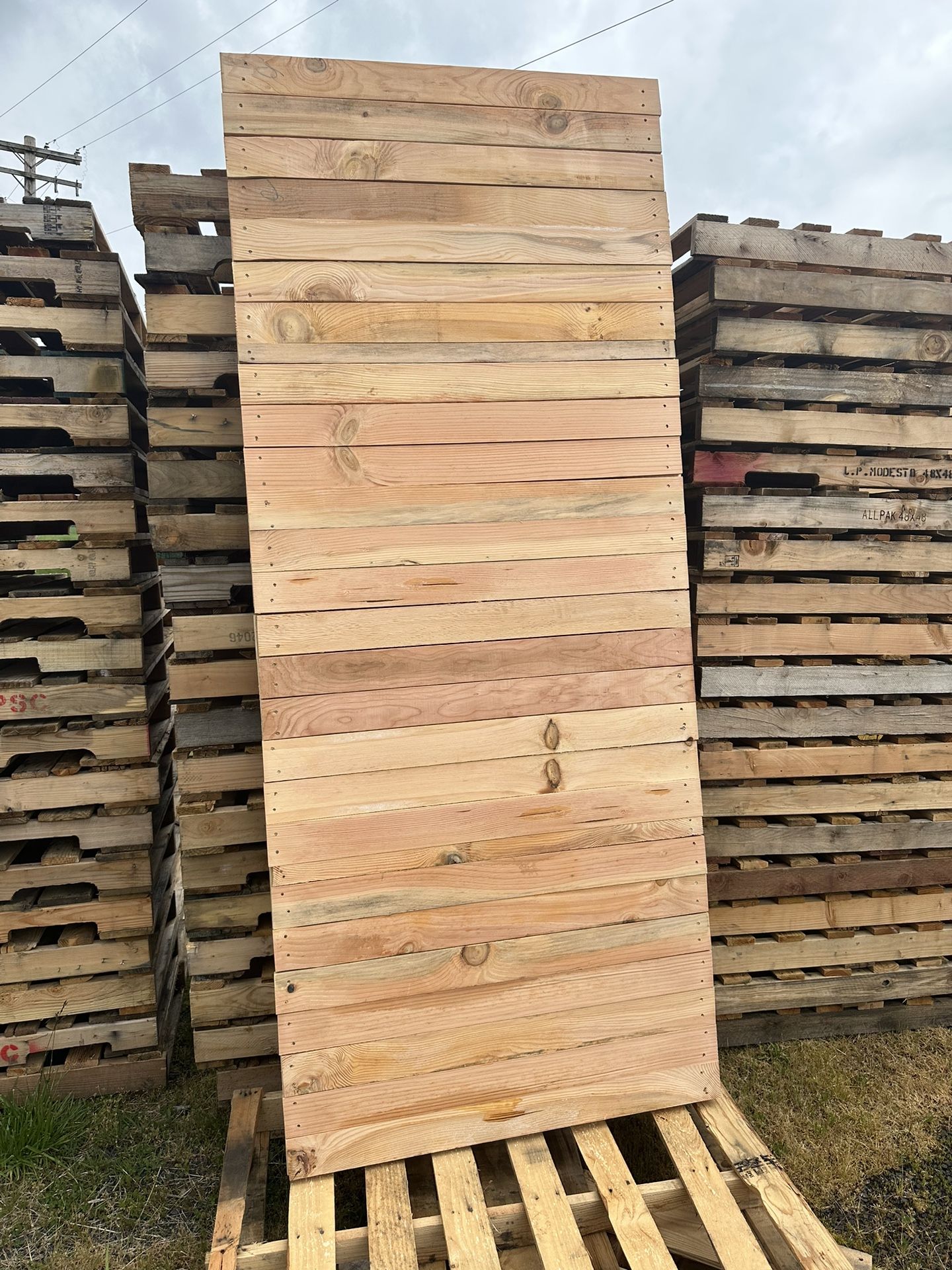 Full Deck Wooden Pallet For dIY Projects $25 Each