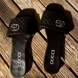 Gucci Slides Black