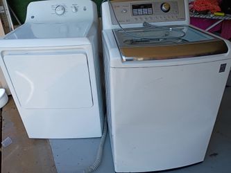 Washer and dryer set