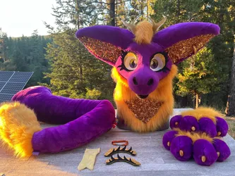 Spyro -inspired mini dragon