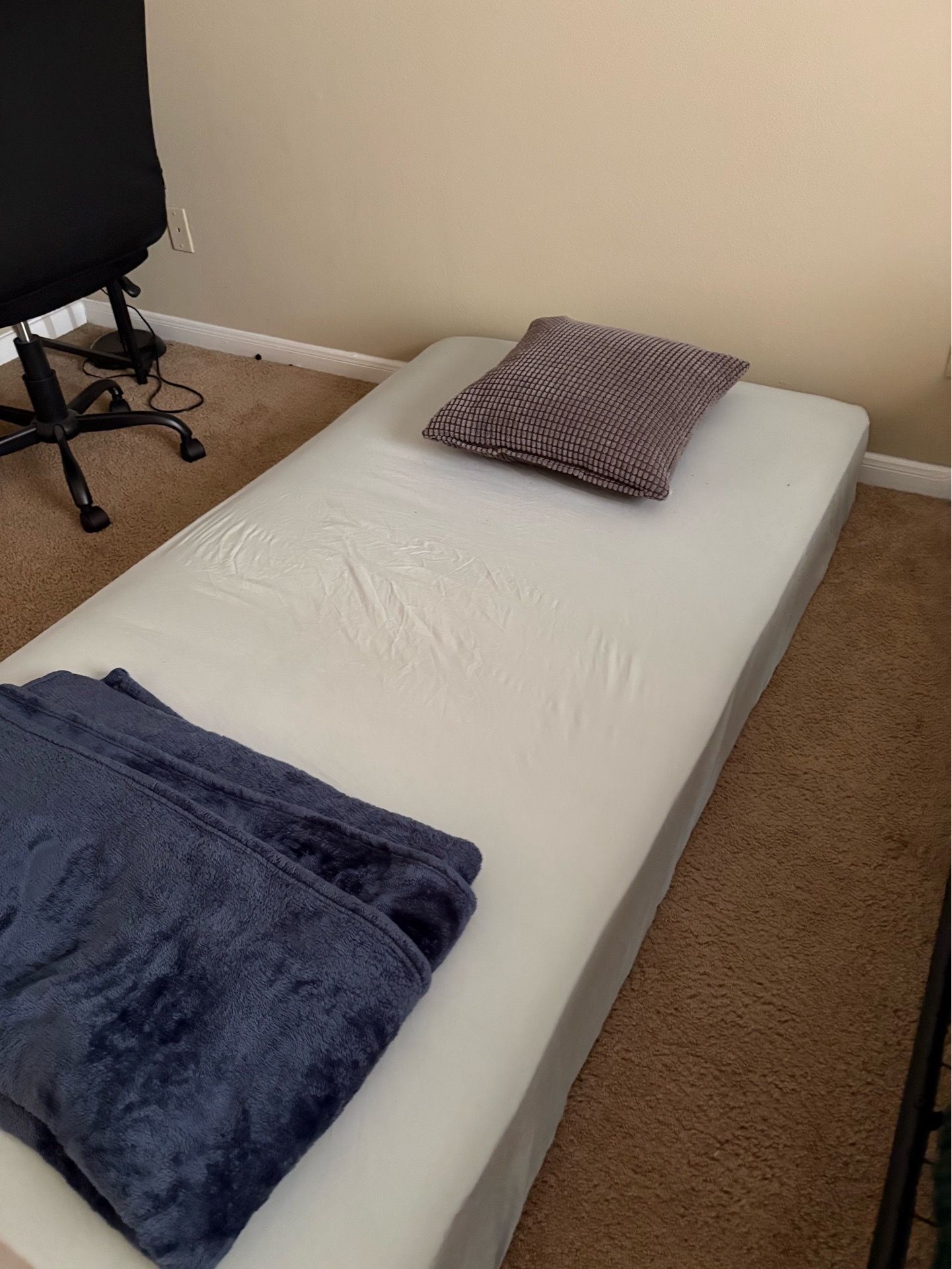 Twin XL Mattress – Clean & Comfortable – Excellent Condition