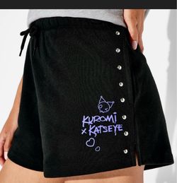 Women's Kuromi x Katseye Stud Graphic Pull-On Shorts - Black S