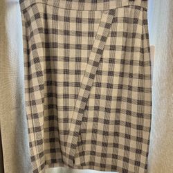 Brand New Women’s Cabi Pencil Skirt (size 8)