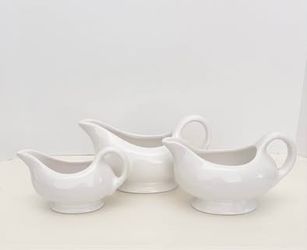 Set of 3 White Ceramic Gravy Boats | Serveware