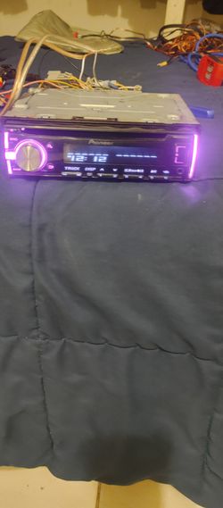 PIONEER X3800UI IT DOESN'T HAVE BLUETOOTH BUT PLAYS CDS USB FRON AUX RADIO AND WORKBPERFECT ASKING $25